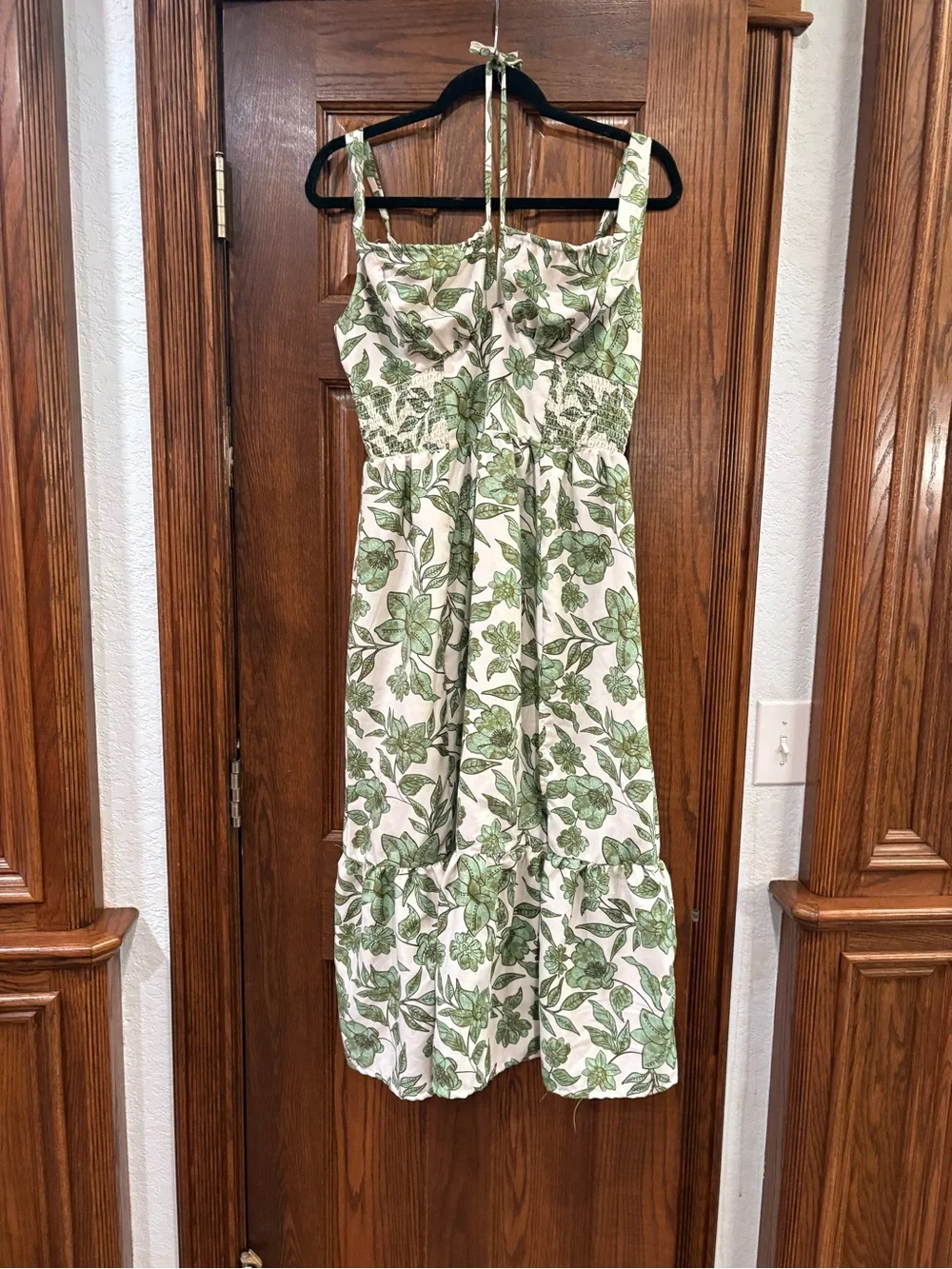 Indulge in Style $48 Green Floral Smocked Midi Dress M Boho - Picture 2 of 12